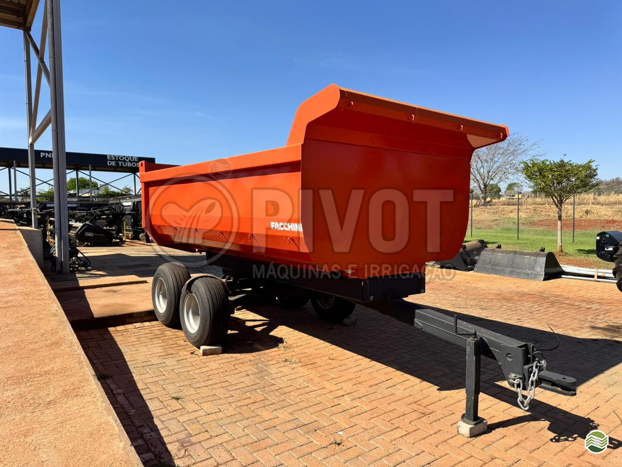IMPLEMENTOS AGRICOLAS CARRETA AGRÍCOLA CARRETA HIDRAULICA Pivot Máquinas - Case  GOIANIA GOIAS GO